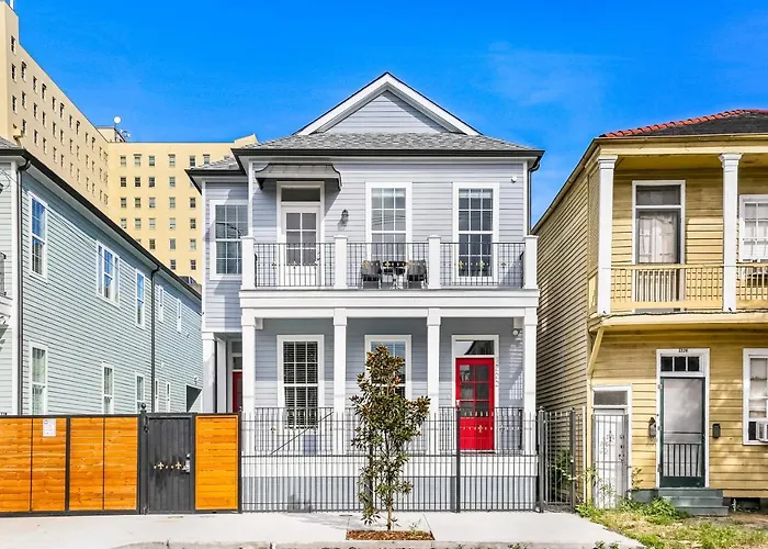 Stunning 4BR-5BR near Frnch Quarter Luxury Homes by Hosteeva